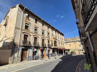 Piso en venta en Avenida la Rioja 18