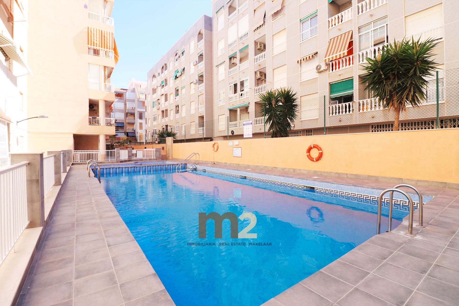 Piscina de Apartament en venda en Torrevieja amb Terrassa, Moblat i Piscina comunitària