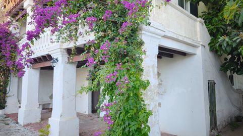 Magnifica casa de campo centenaria, con mucho carácter, situada próxima al pueblo de Sant Lluís