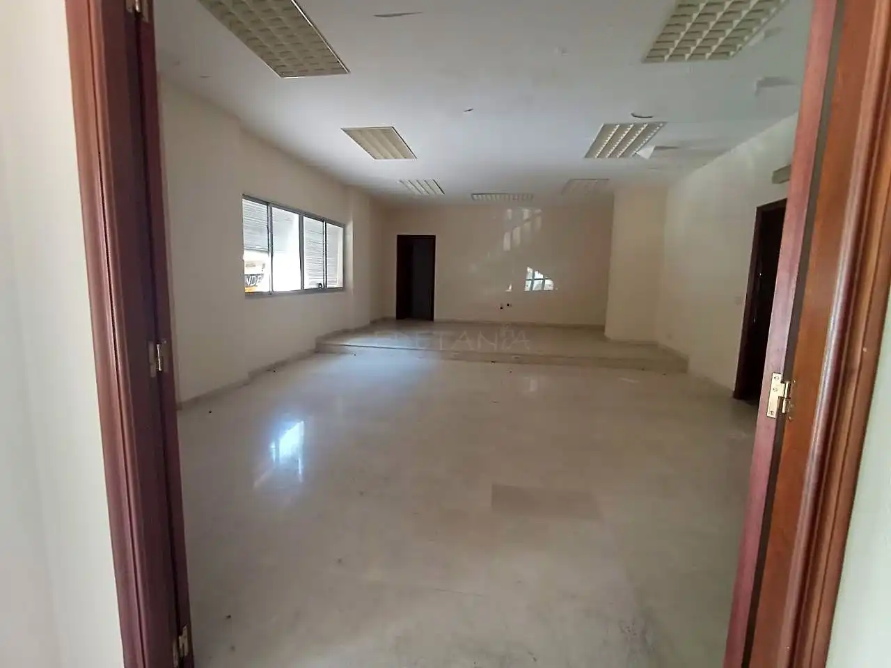 Local comercial de lloguer a Pintor Sorolla
