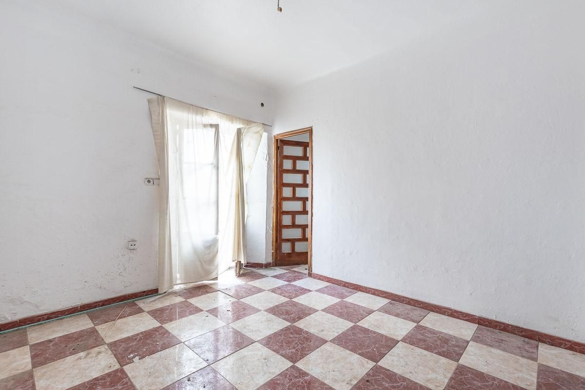Bedroom of Planta baja for sale in  Granada Capital