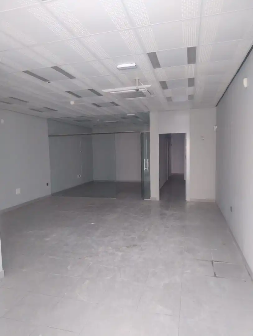 Local en venta en Almagro con Aire acondicionado