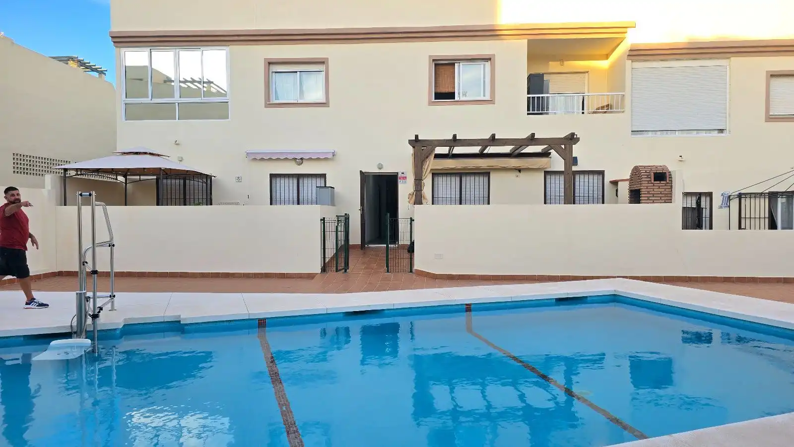 Swimming pool of Flat for sale in El Pinillo 