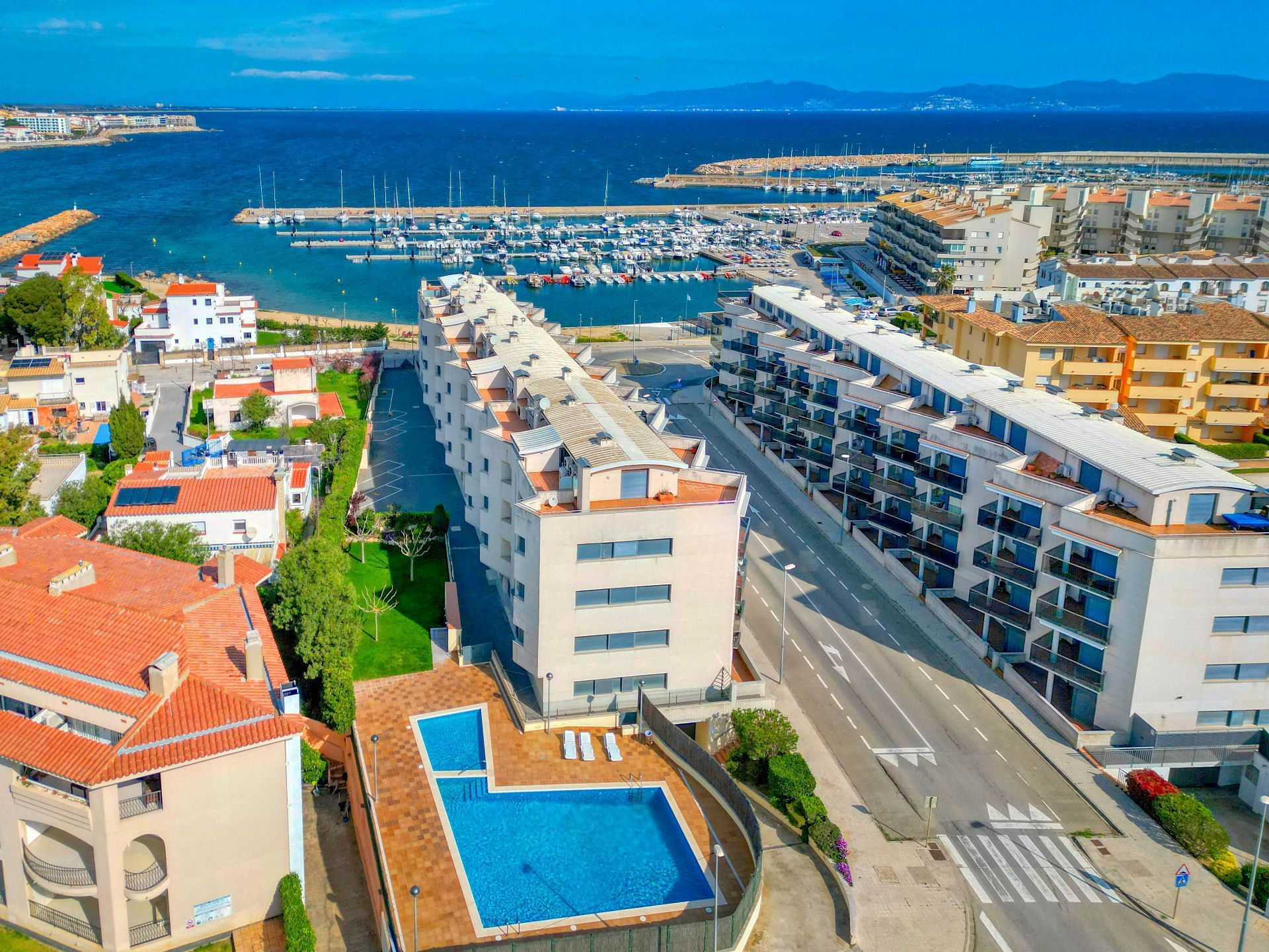 Vista exterior de Dúplex en venda en L'Escala amb Aire condicionat, Calefacció i Terrassa