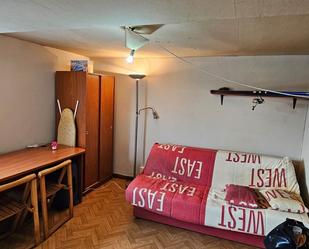 Schlafzimmer von Wohnung miete in Oleiros