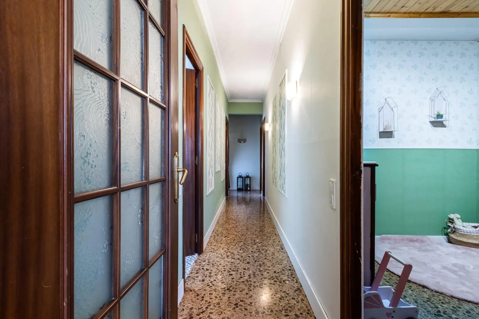 Einfamilien-Reihenhaus zum Verkauf in Terrassa mit Heizung und Terrasse