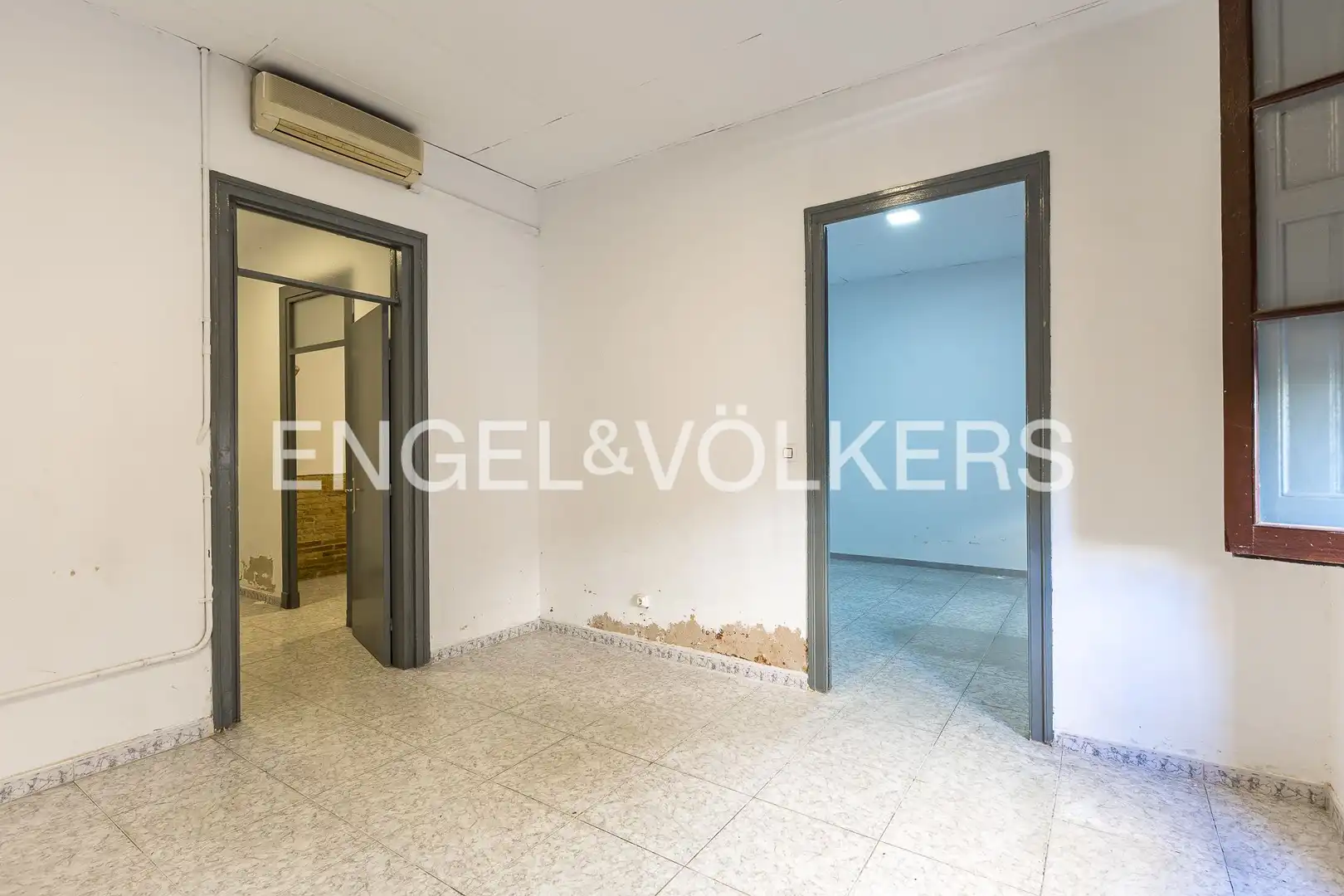 Einfamilien-Reihenhaus zum Verkauf in Tarragona mit Klimaanlage, Heizung und Balkon