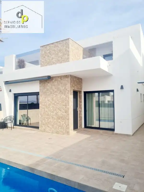 Casa con terraza en venta en Calle Lope de Vega 31C