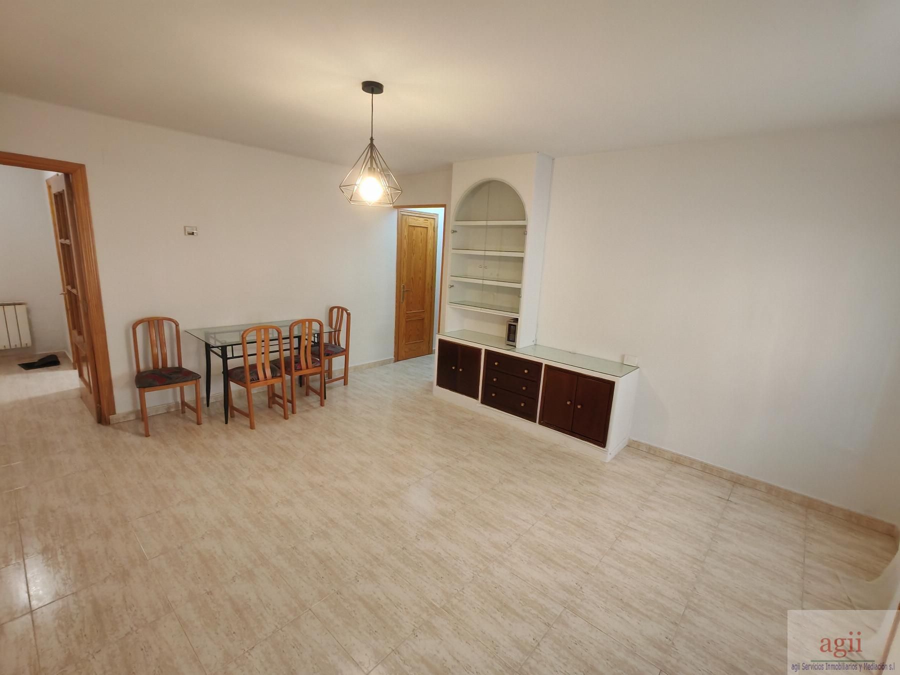 Menjador de Pis de lloguer en Alovera amb Calefacció, Terrassa i Moblat