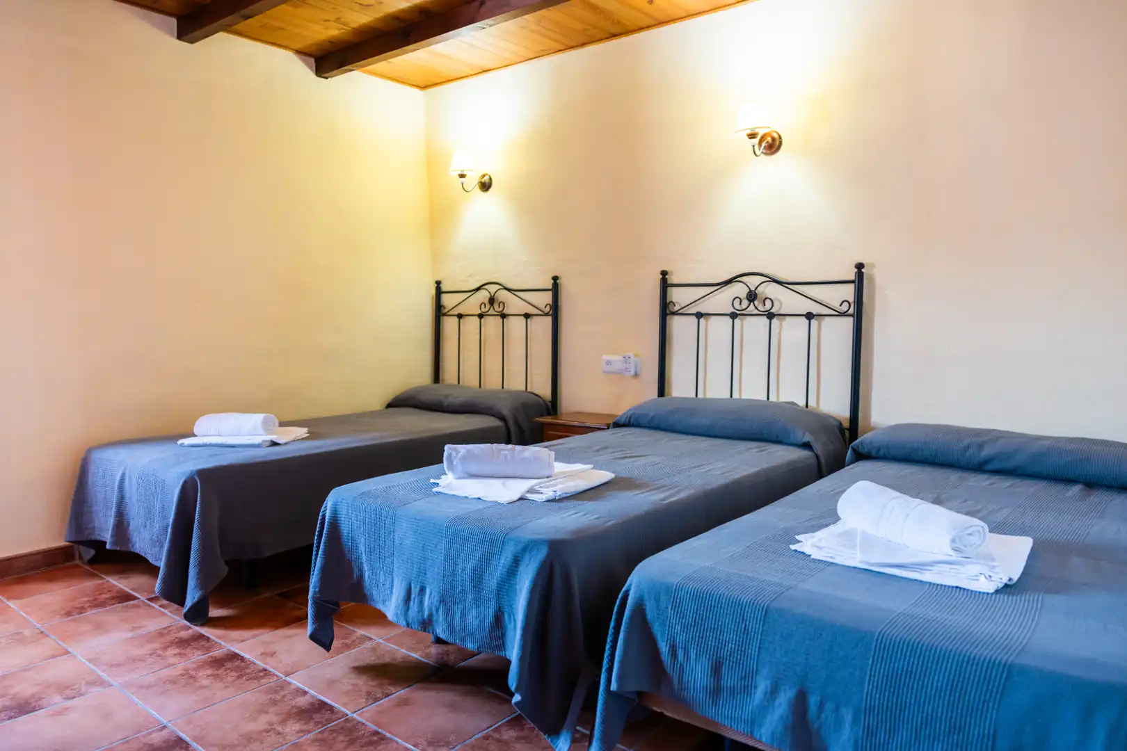 Habitación de Finca rústica en venta en Montejaque con Aire acondicionado, Jardín privado y Terraza