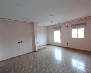 Sala d'estar de Finca rústica en venda en Linares amb Balcó