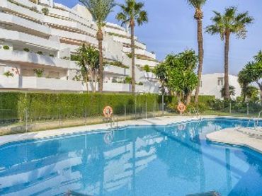 Apartament amb piscina en venda a Nueva Andalucía