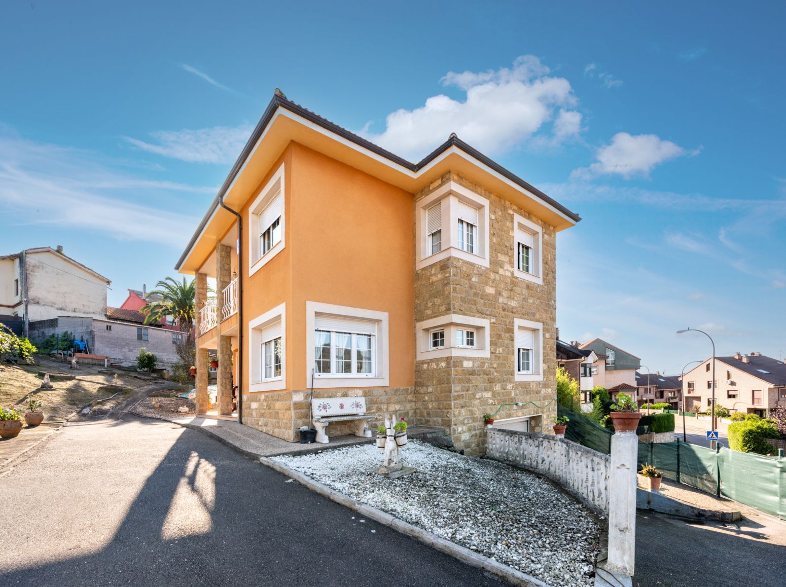 Exterior view of House or chalet for sale in Oviedo   with Heating, Private garden and Parquet flooring