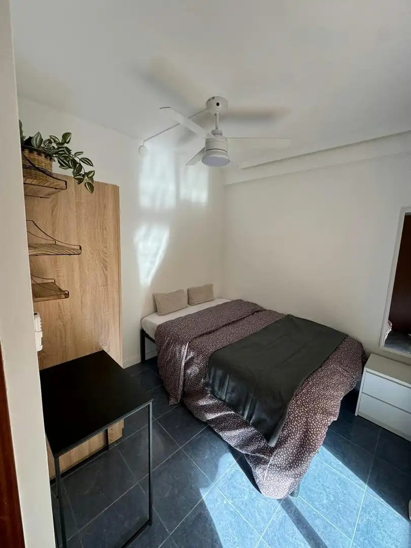Habitación de Piso para compartir en Valencia con Amueblado y Lavadora