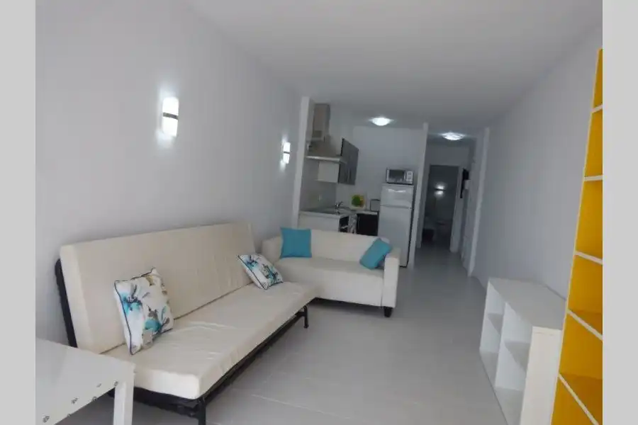 Sala d'estar de Pis de lloguer en Calvià amb Moblat i TV