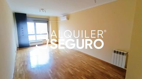 Photo 3 of Flat to rent in Pintor Antonio Lopez, Tenería I – La Tenería II, Pinto