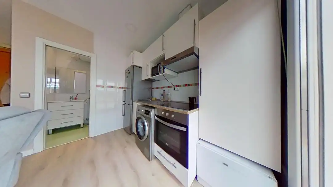 Cuina de Pis de lloguer en Madrid amb Aire condicionat, Calefacció i Terrassa