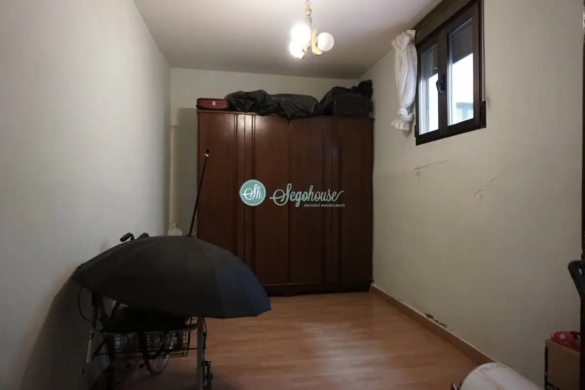 Habitación de Piso en venta en Segovia con Calefacción, Parquet y Terraza