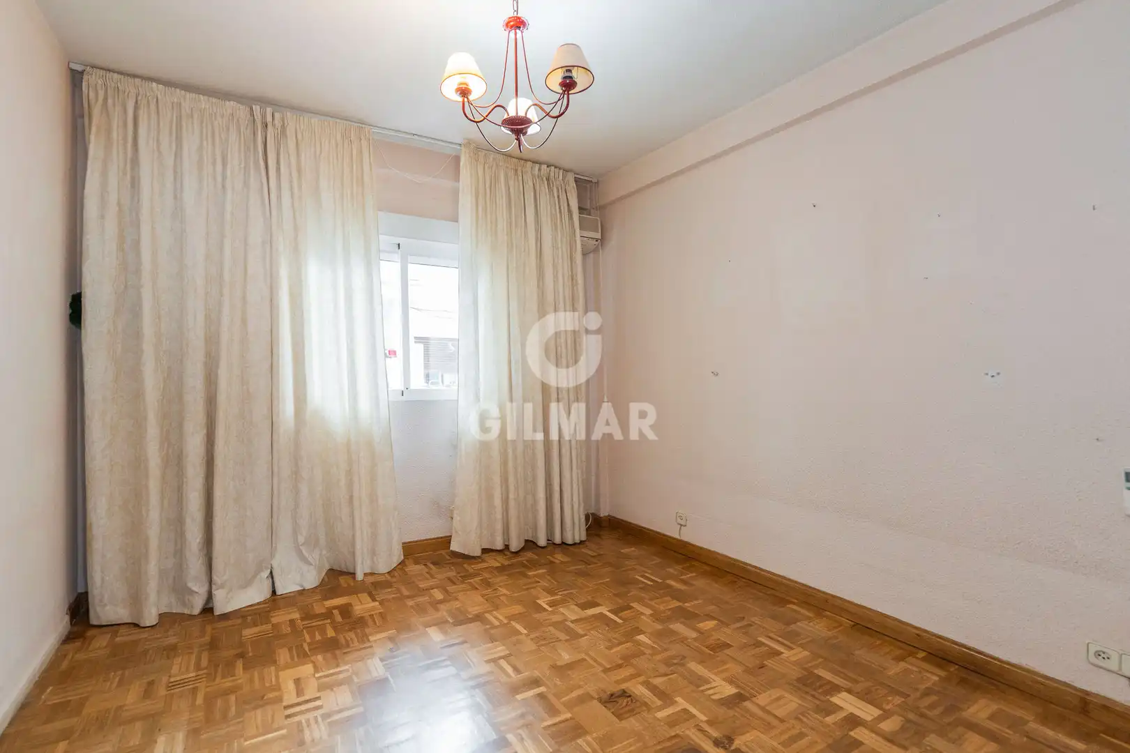 Schlafzimmer von Wohnung zum Verkauf in Madrid mit Heizung und Balkon