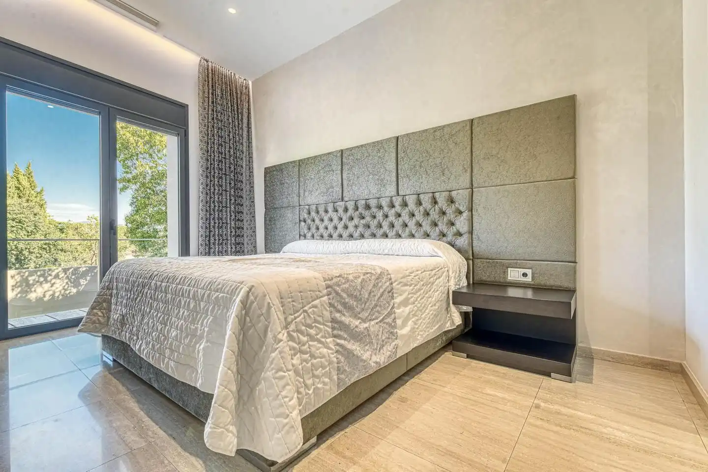 Bedroom of Houses for sale in Figueres  with Private garden, Terrace and Swimming Pool