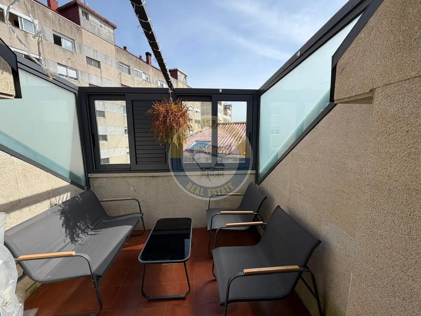 Terraza de Ático en venta en Vigo  con Calefacción, Parquet y Terraza
