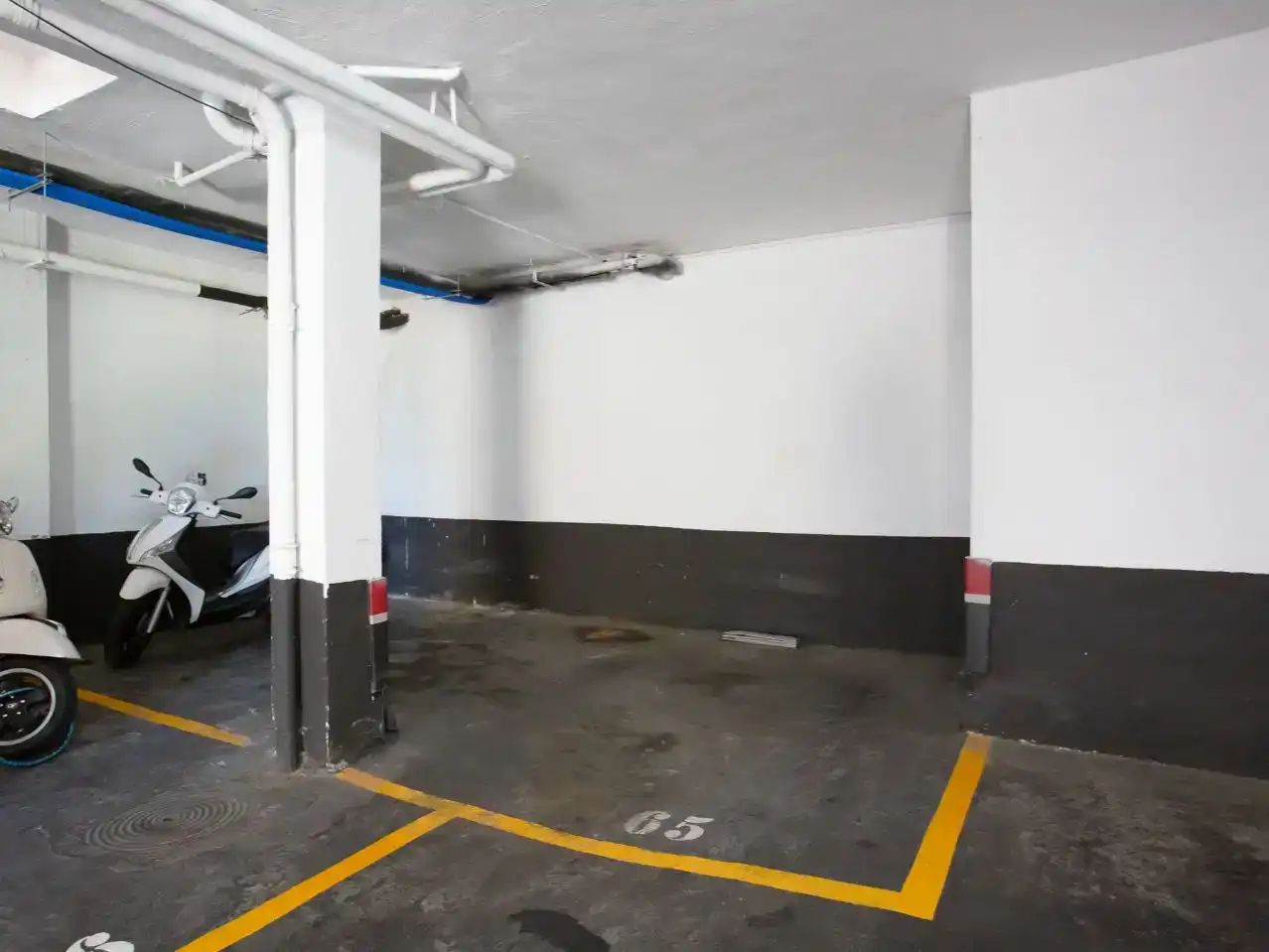 Aparcament de Pis en venda en Getxo  amb Parquet i Balcó