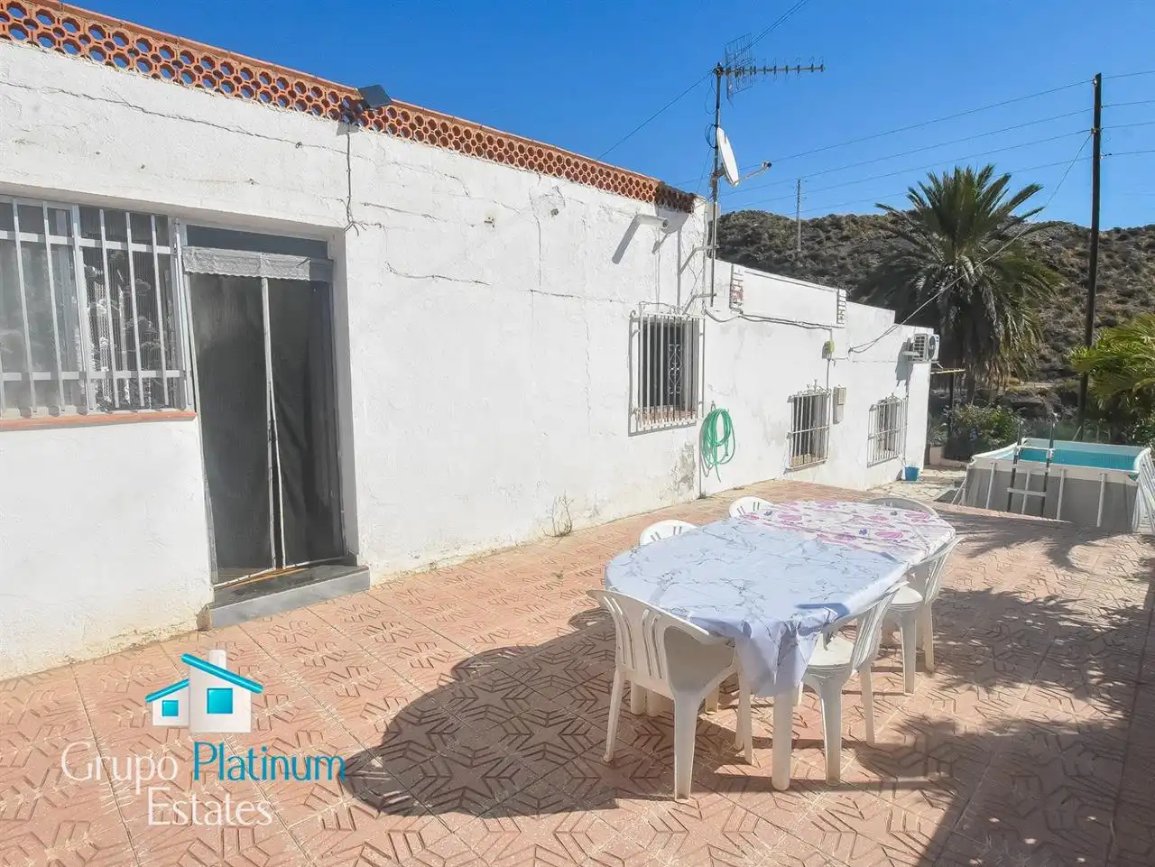 Detached house with garden for sale in San Juan de los Terreros, imagen 2