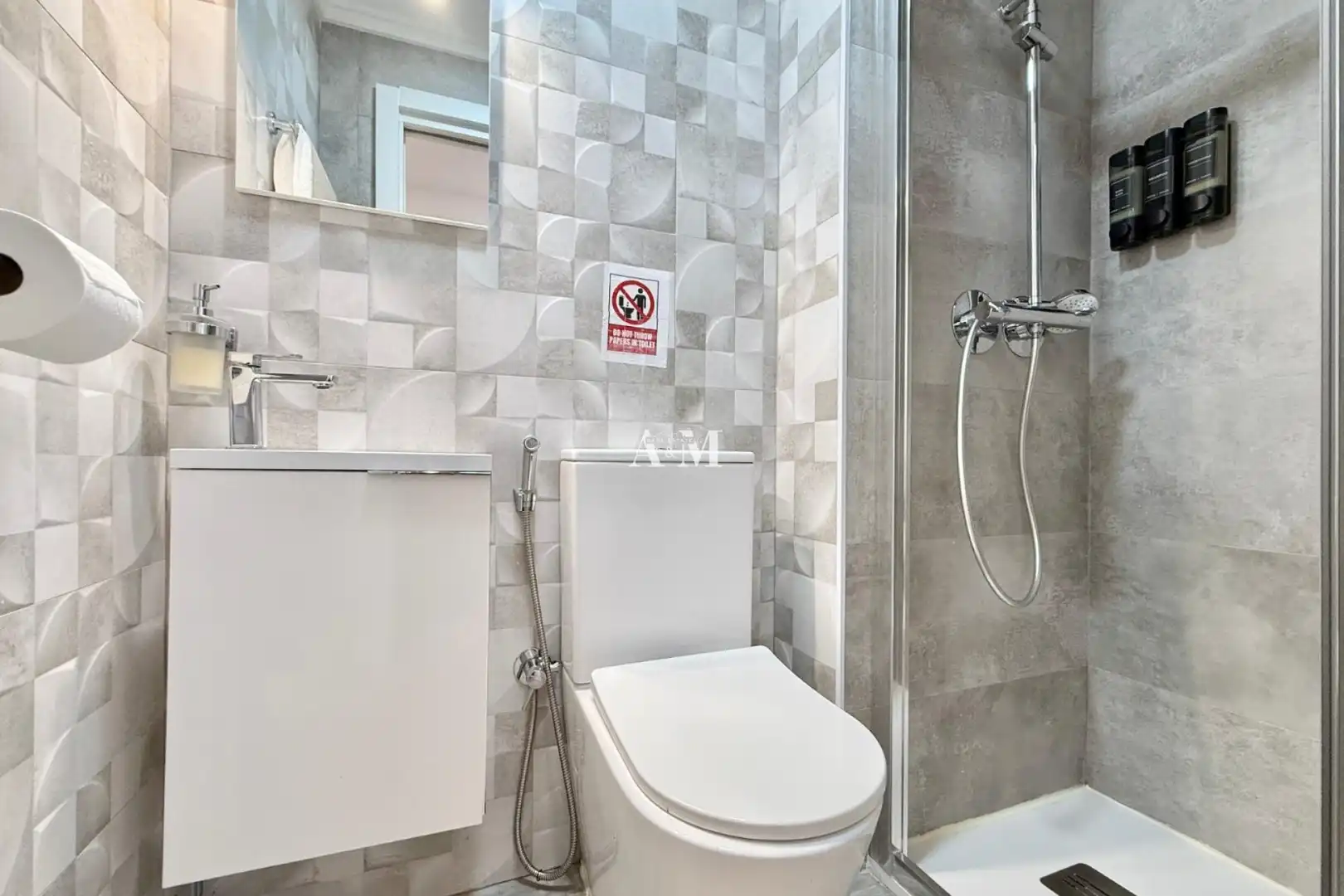 Baño de Piso de alquiler en Torrevieja con Aire acondicionado, Calefacción y Terraza