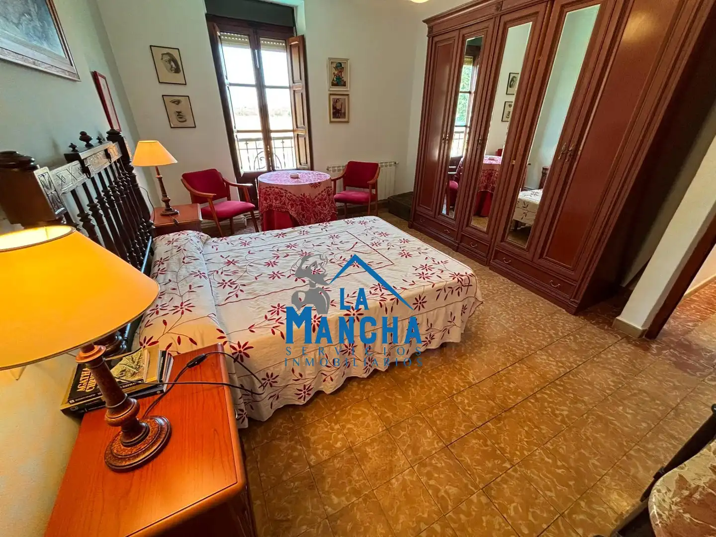 Habitación de Casa o chalet en venta en Hoya-Gonzalo con Calefacción, Jardín privado y Amueblado