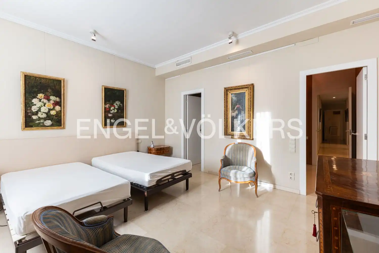 Habitación de Piso en venta en Valencia con Aire acondicionado, Calefacción y Balcón