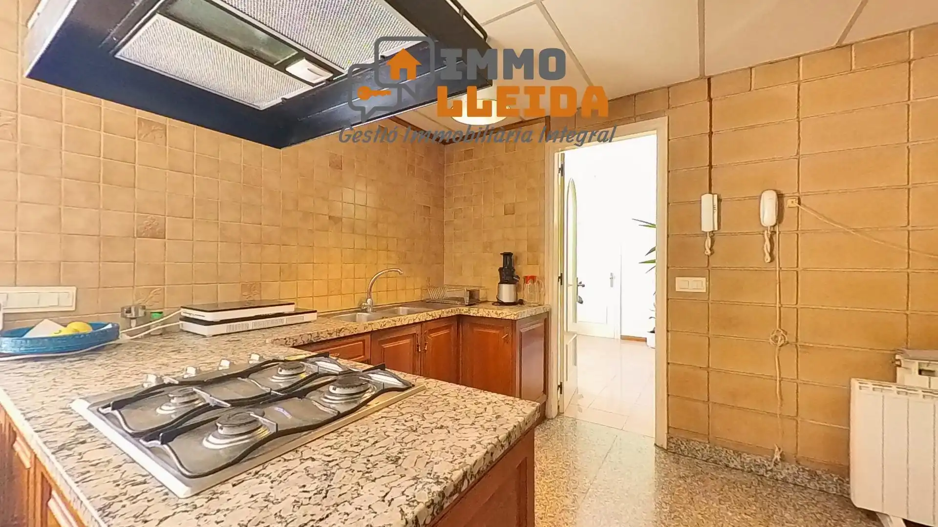 Vista exterior de Casa o xalet en venda en Tàrrega amb Calefacció, Terrassa i Moblat
