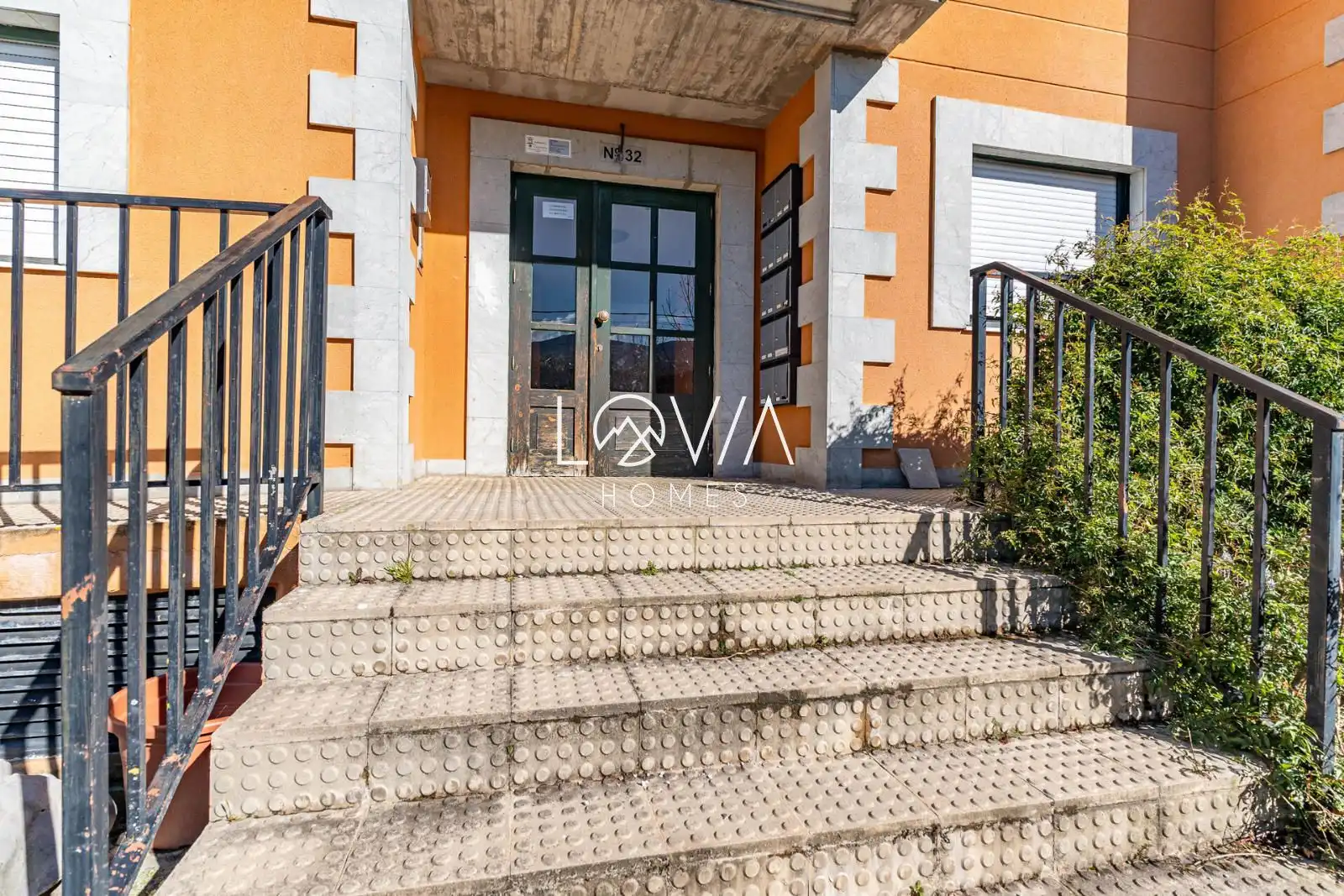 Vista exterior de Piso en venta en Soba con Trastero