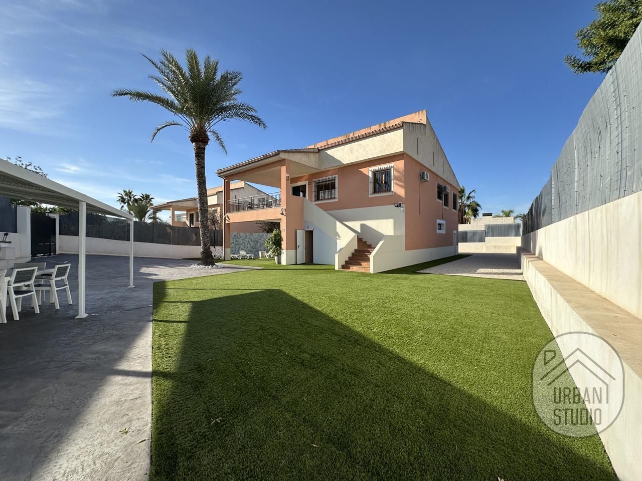 Exterior view of House or chalet for sale in San Vicente del Raspeig / Sant Vicent del Raspeig  with Air Conditioner, Private garden and Terrace