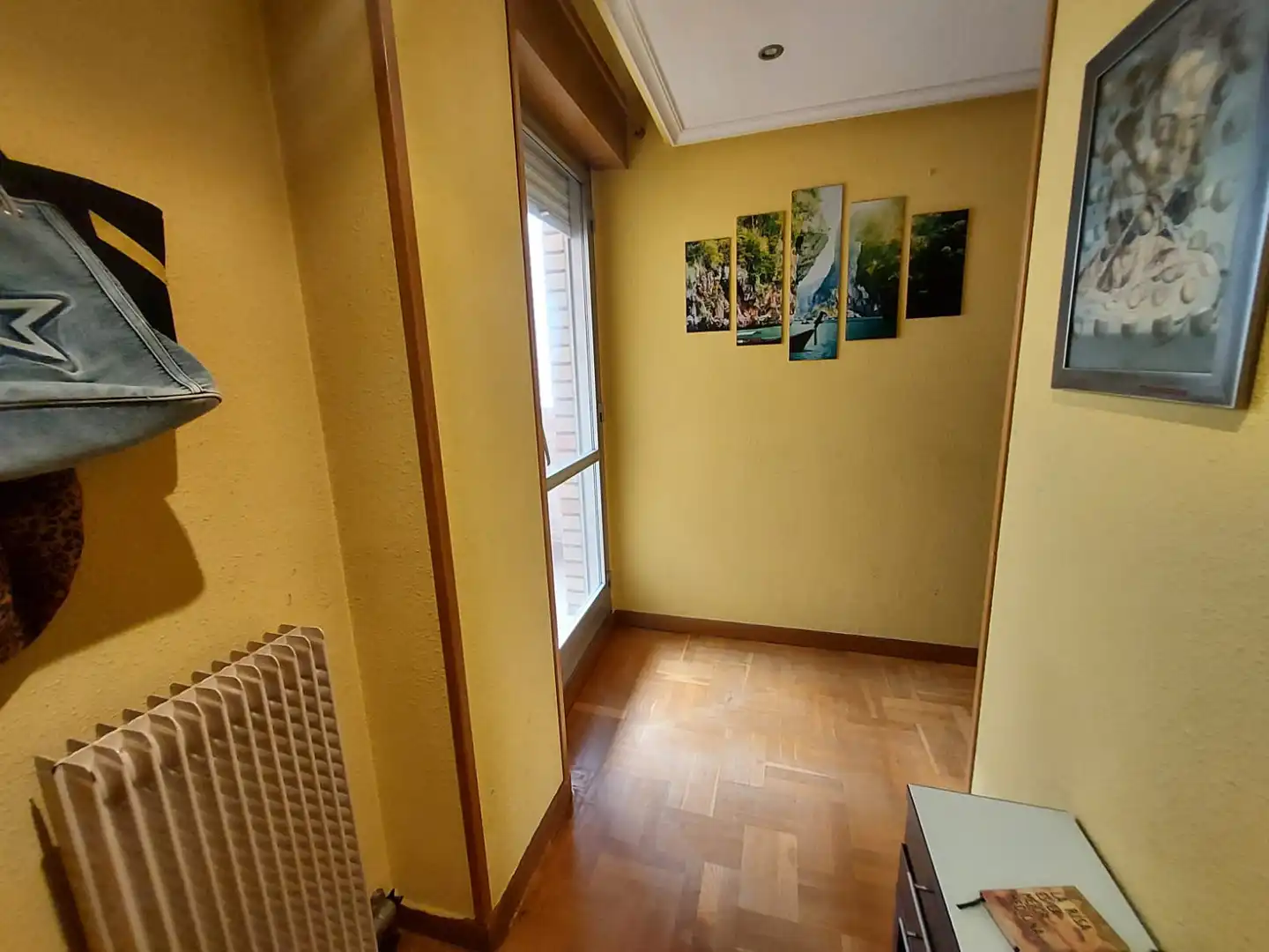 Wohnung zum Verkauf in Burgos mit Heizung, Parkett und Terrasse