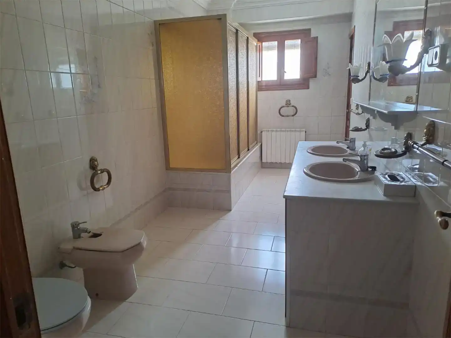 Bathroom of Flat for rent in Osuna  with Storage room, Furnished and Balcony
