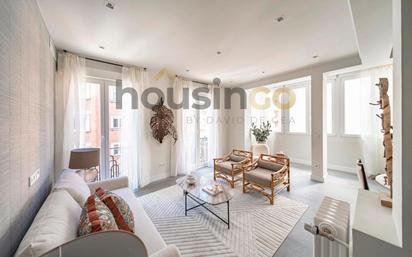 Living room of Flat for sale in  Madrid Capital  with Air Conditioner and Heating