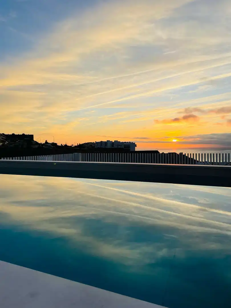 Vista exterior de Casa o chalet en venta en Benalmádena con Aire acondicionado, Jardín privado y Terraza