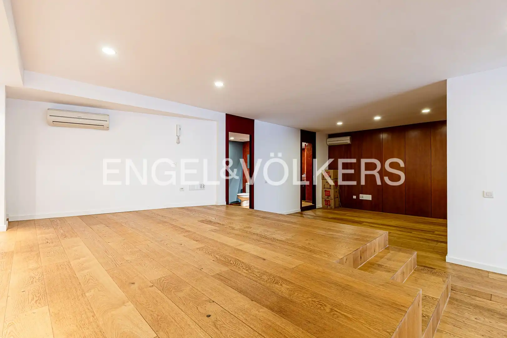 Wohnung zum Verkauf in Barcelona mit Klimaanlage, Heizung und Parkett
