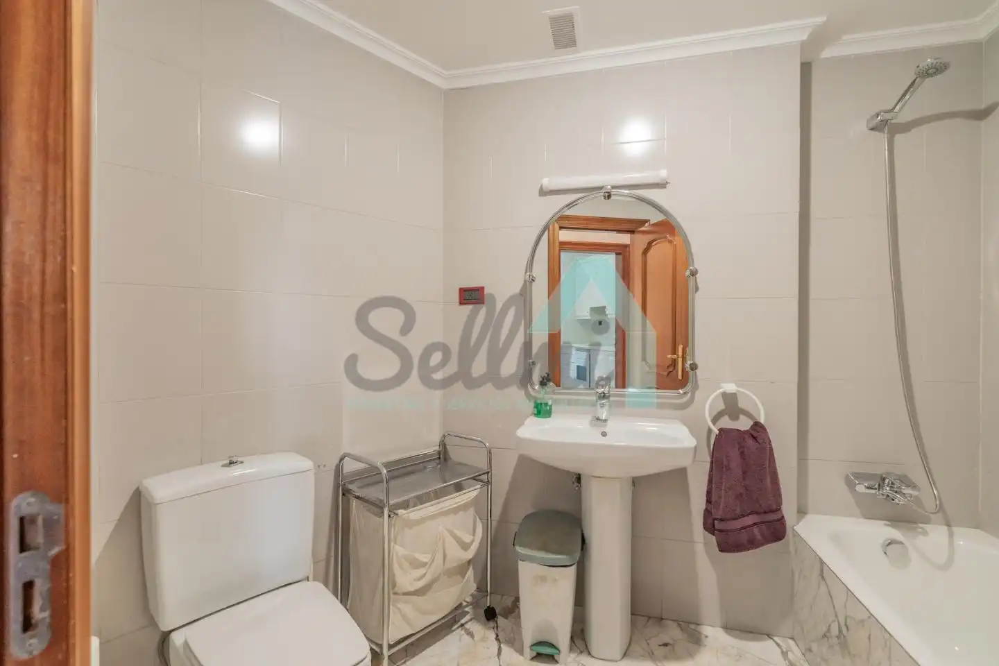Badezimmer von Büro zur Miete in Oviedo  mit Heizung