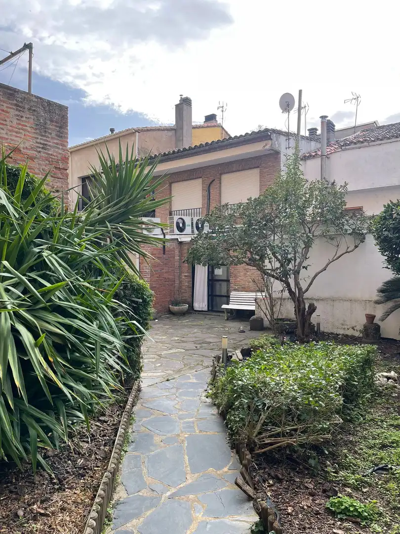 Vista exterior de Casa o xalet en venda en Plasencia amb Aire condicionat, Calefacció i Jardí privat