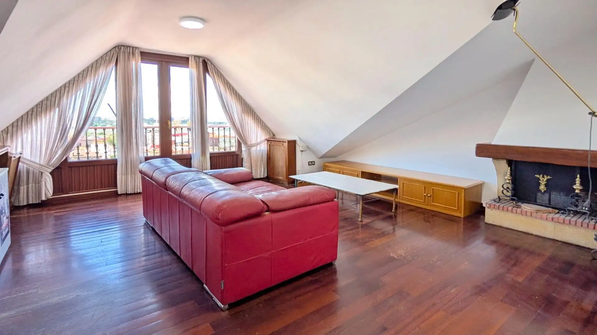 Sala de estar de Dúplex en venta en El Astillero   con Calefacción, Terraza y Trastero