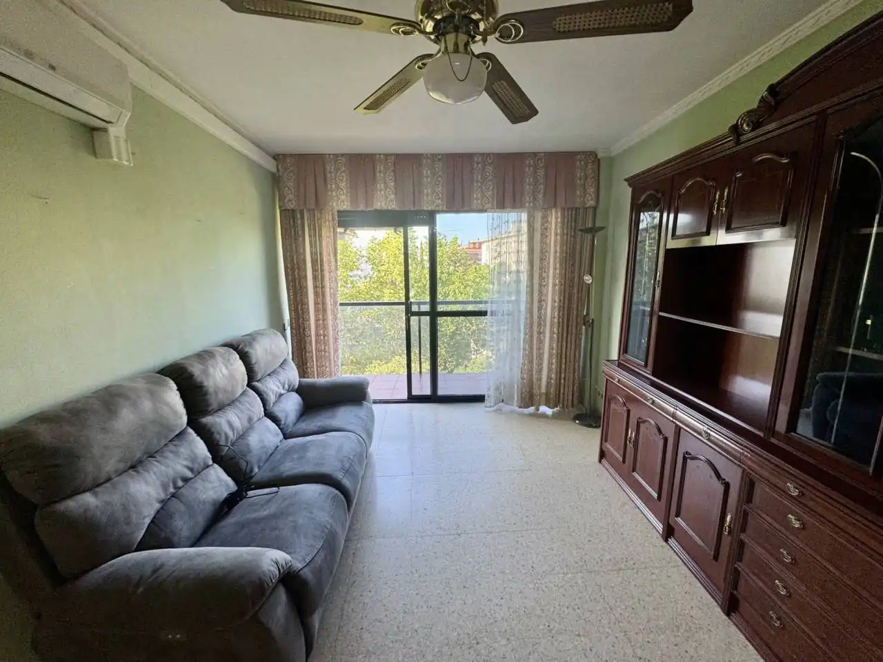 Sala de estar de Piso en venta en Cerdanyola del Vallès con Calefacción y Terraza