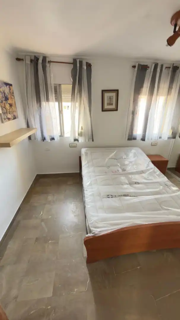 Bedroom of Flat for rent in Granada  with Air Conditioner, Furnished and Oven