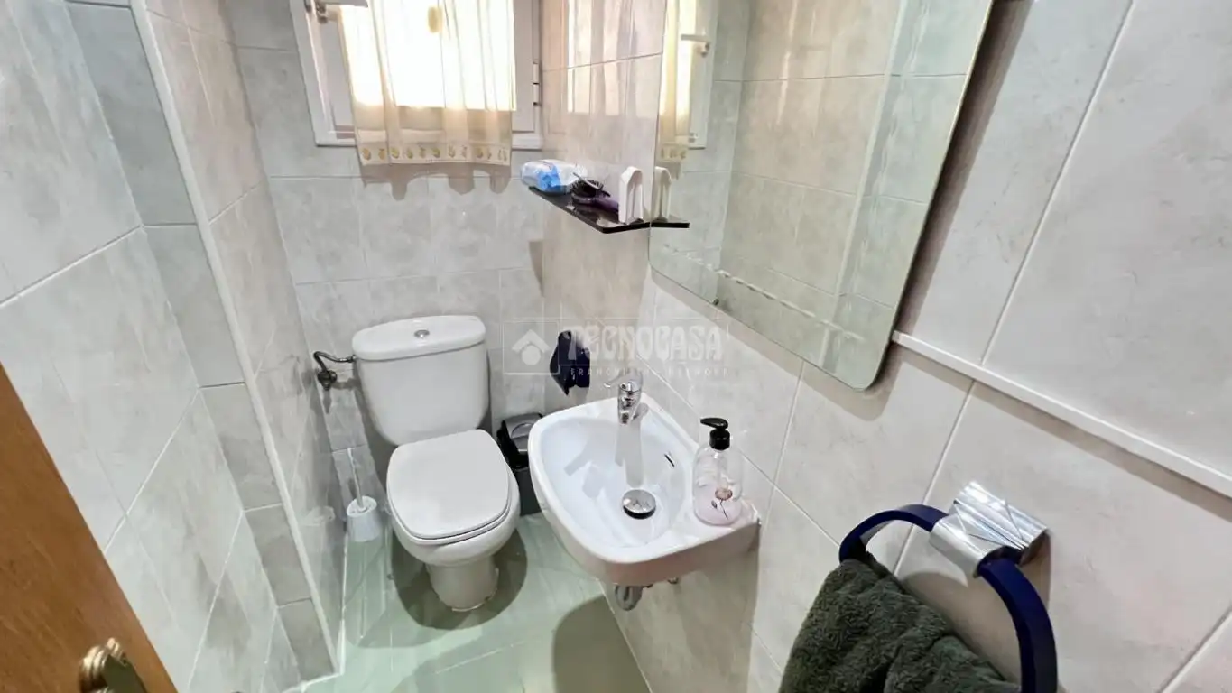 Badezimmer von Einfamilien-Reihenhaus zum Verkauf in Alcalá de Henares mit Terrasse