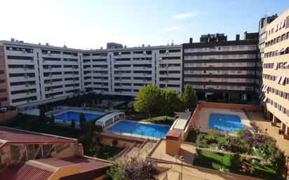 Swimming pool of Flat to rent in  Madrid Capital  with Air Conditioner, Heating and Private garden