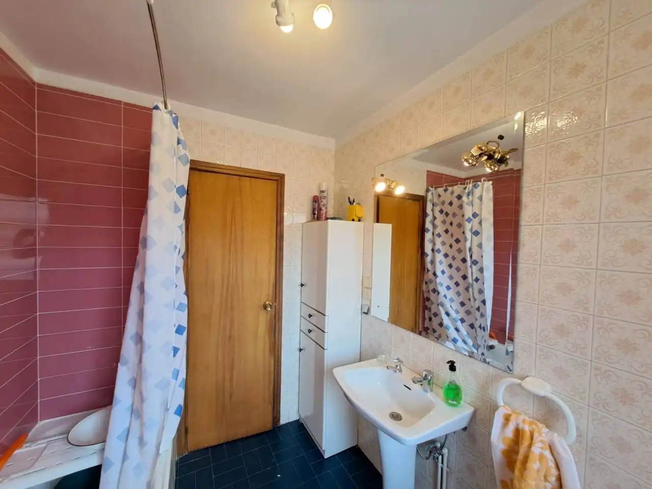 Badezimmer von Wohnung zum Verkauf in Burgos mit Heizung und Terrasse