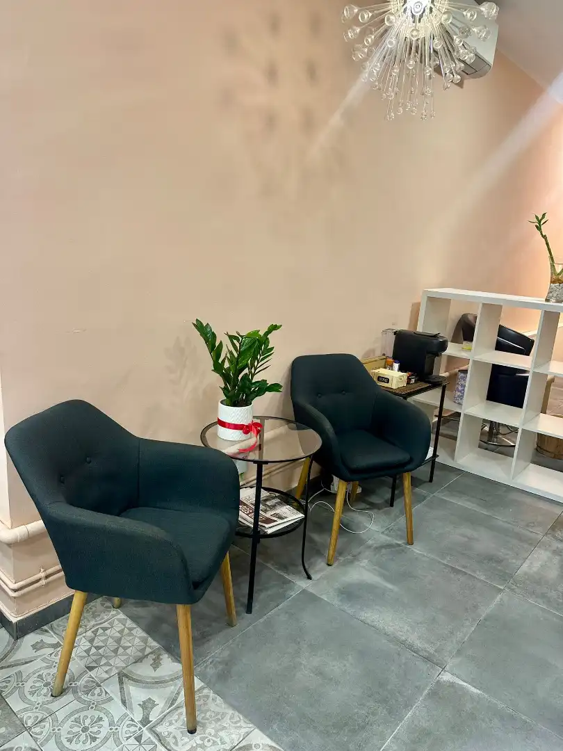Business premises for transfer in Carrer de Vila i Vilà 20, imagen 2