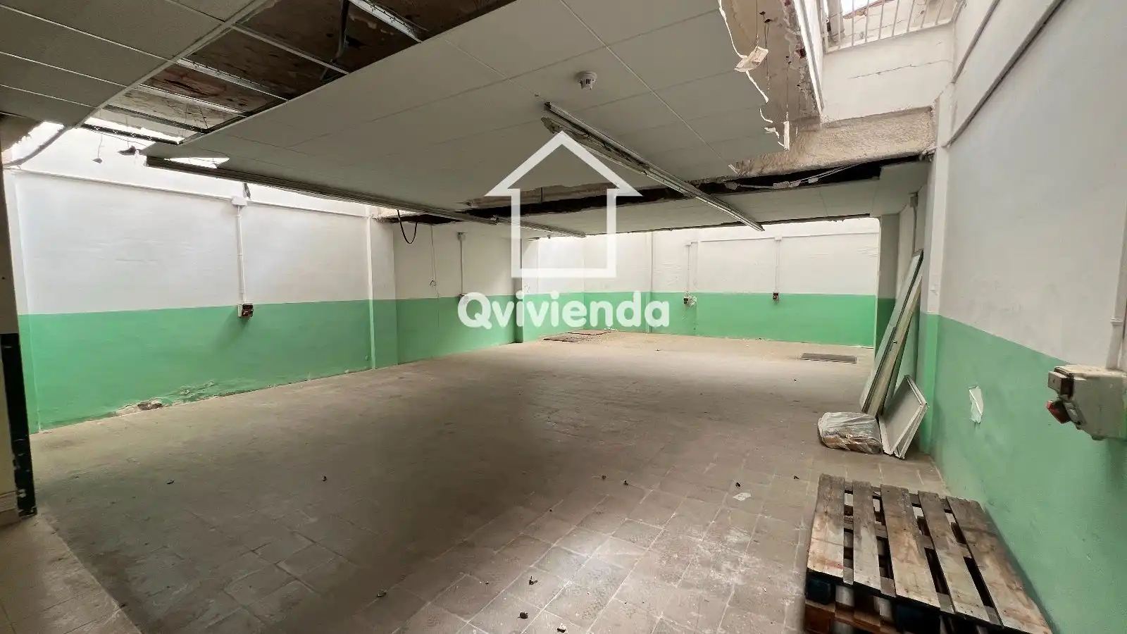 Local comercial en venta en Pau Claris, imagen 3