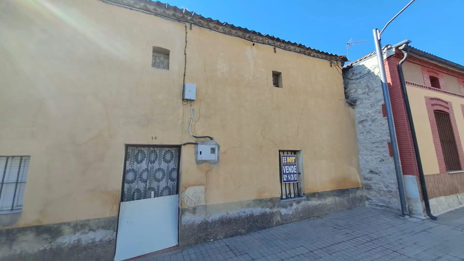 Vista exterior de Casa o xalet en venda en Frumales amb Calefacció i Moblat