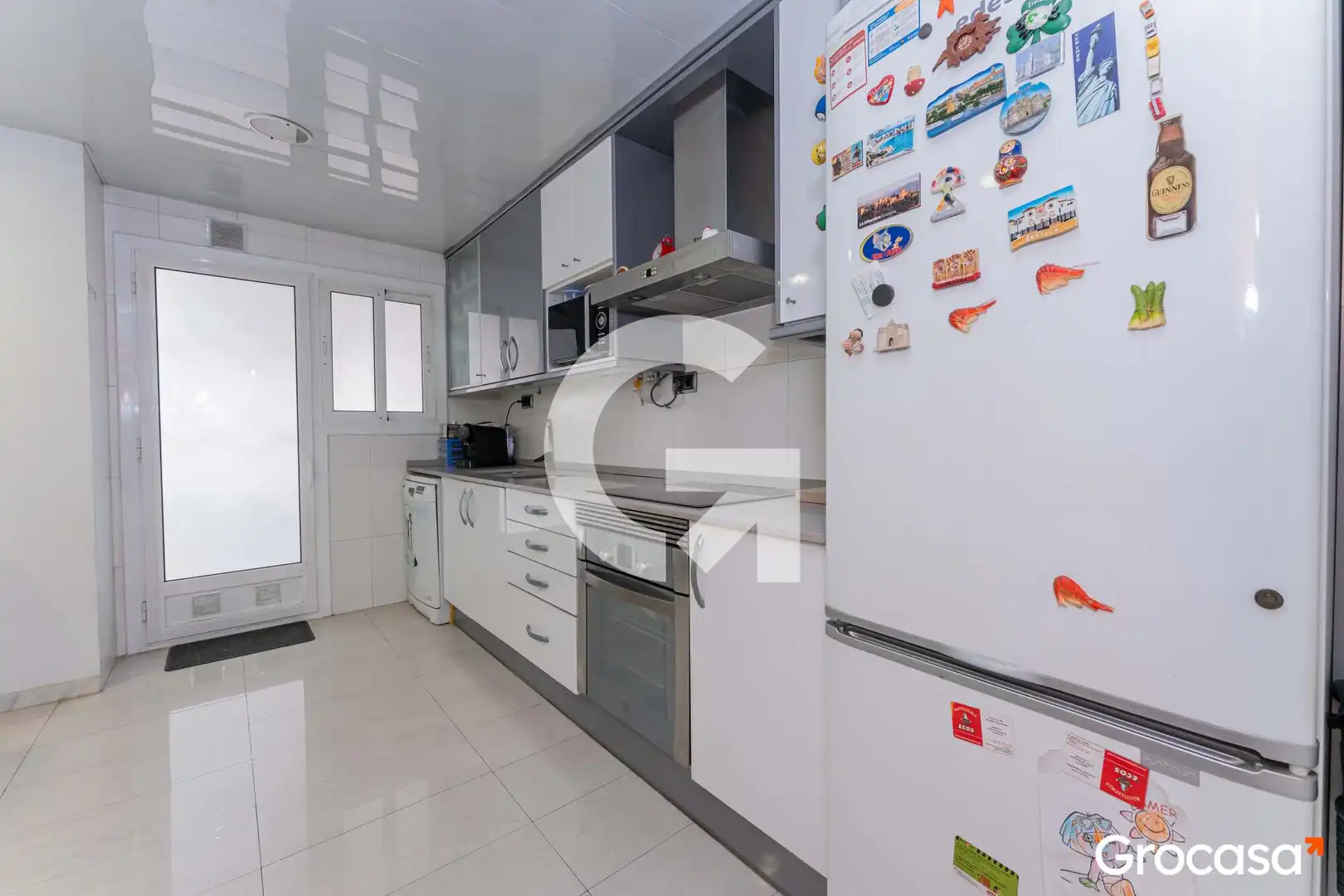 Cocina de Casa adosada en venta en Cornellà de Llobregat con Aire acondicionado, Calefacción y Trastero